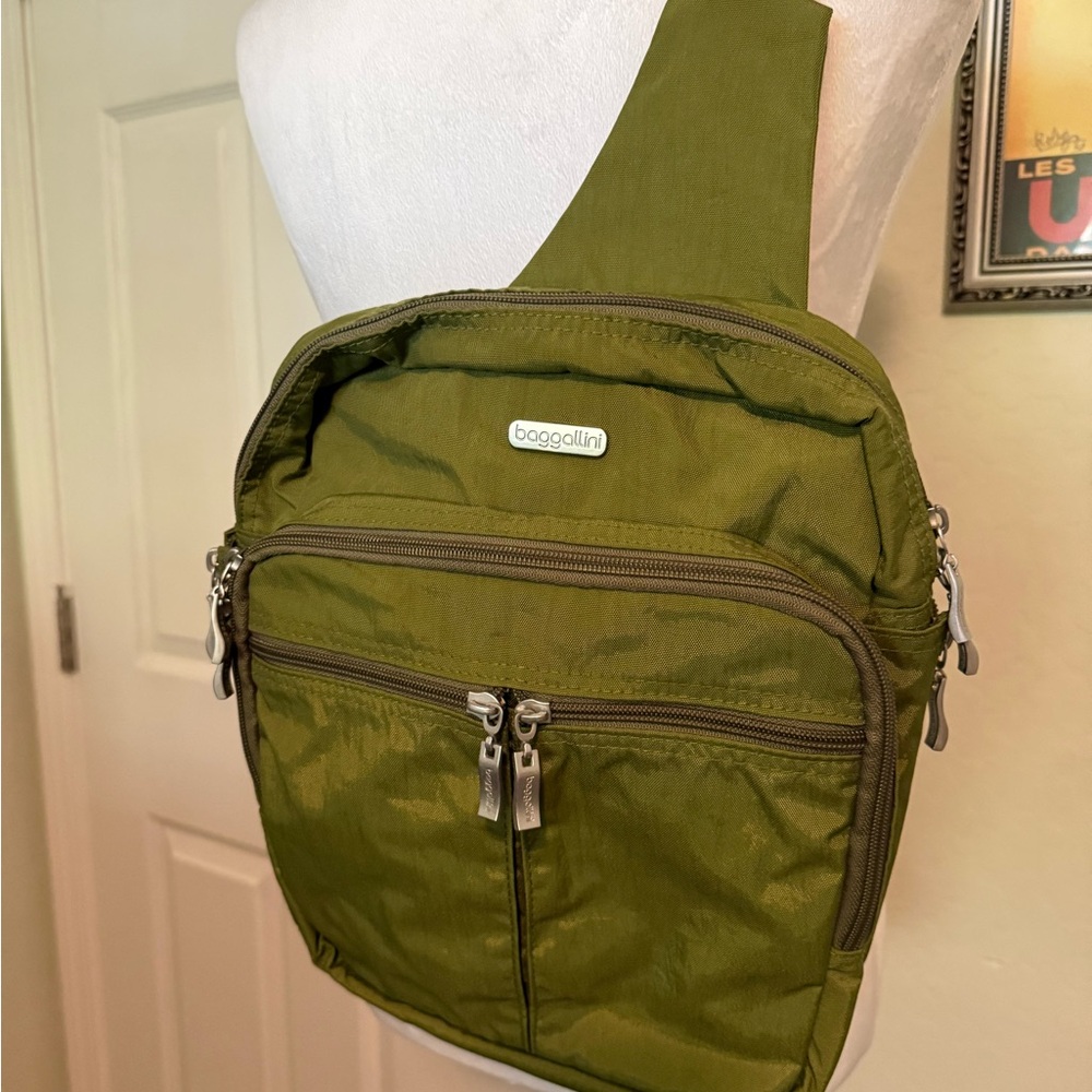 Baggallini Olive Messenger Bag